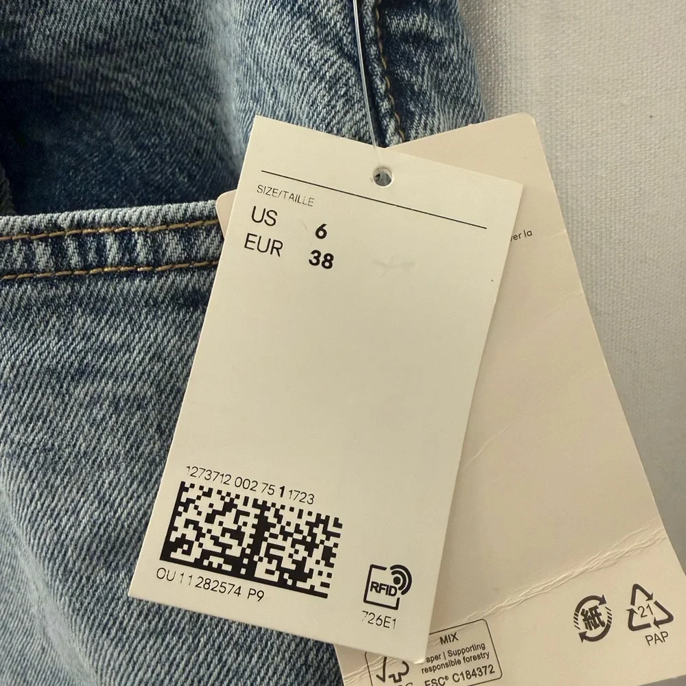 NWT Women's Denim Shorts - Picture 2 of 4